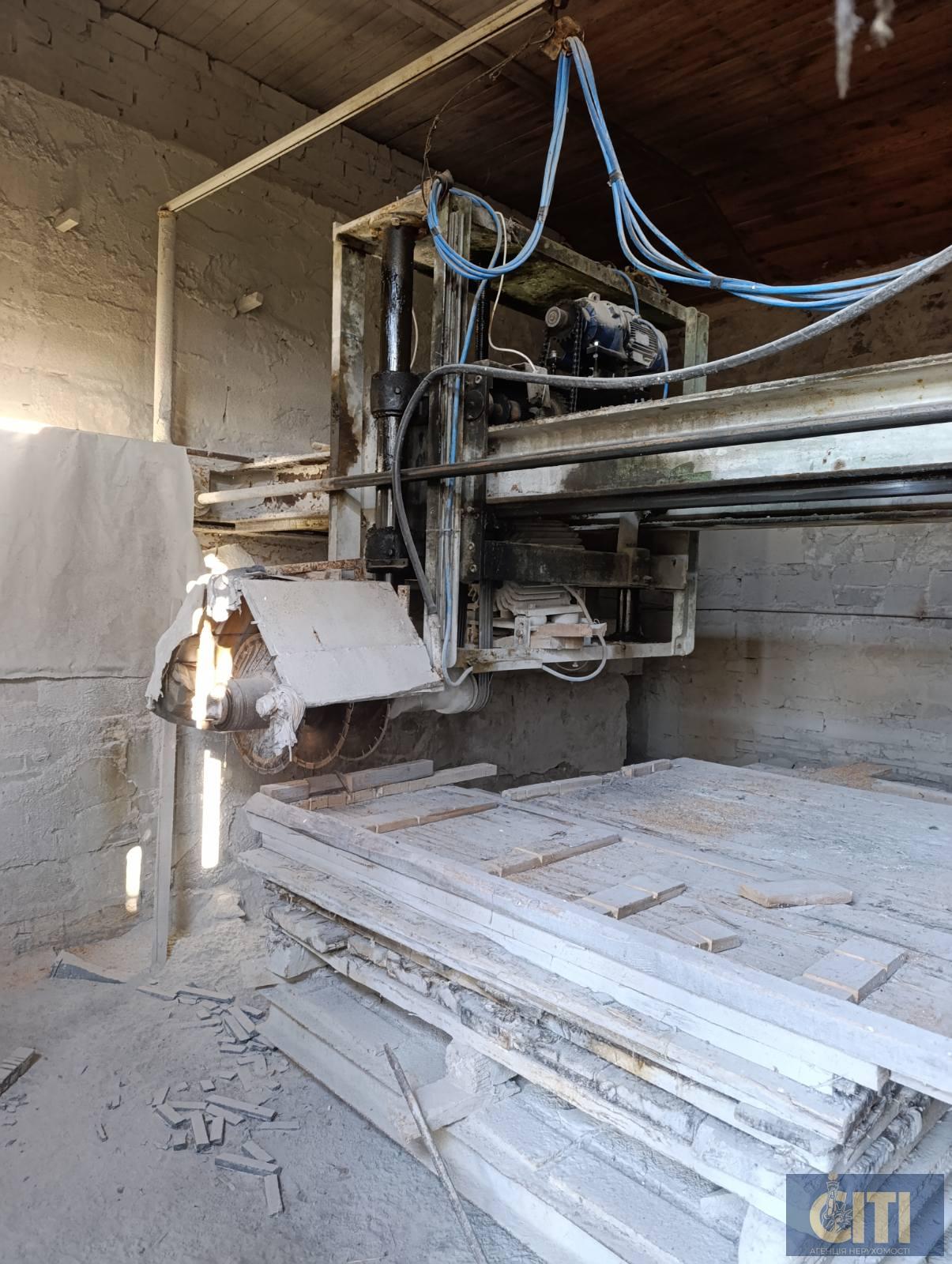 Сдаётся в аренду промышленный комплекс по обработке камня (ГРАНИТНЫЙ ЦЕХ) в Коростышевском районе. Здається в оренду промисловий комплекс з обробки каменю (ГРАНІТНИЙ ЦЕХ) у Коростишівському районі.