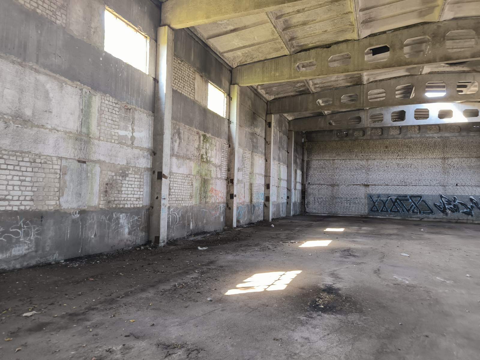 Земельный участок 3,2 Га + помещение 800 кв.м. в Станишевке Земельна ділянка 3,2 Га + приміщення 800 кв.м. у Станишівці