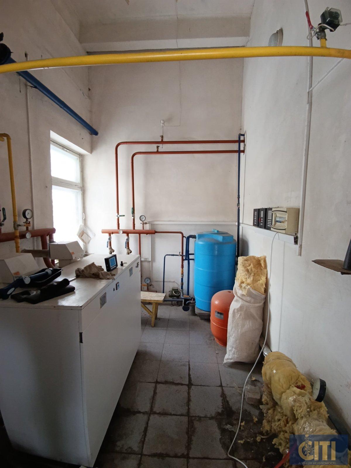 Продаж приміщення в центрі міста, район Сінного ринку, 620 кв.м Продаж приміщення в центрі міста, район Сінного ринку, 620 кв.м