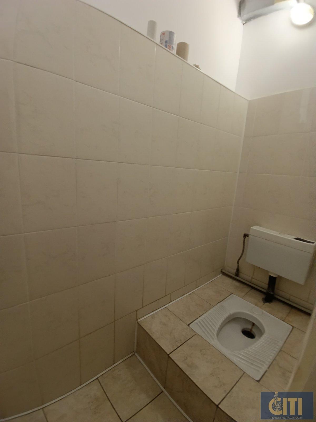 Продаж приміщення в центрі міста, район Сінного ринку, 620 кв.м Продаж приміщення в центрі міста, район Сінного ринку, 620 кв.м