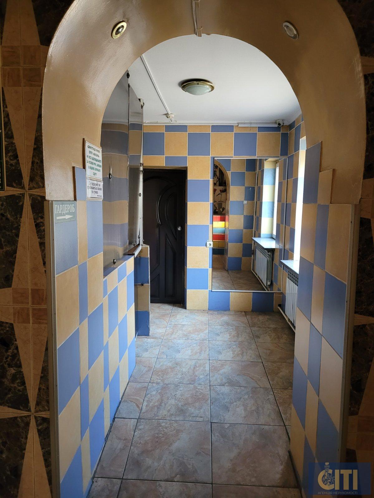 Сдается в аренду ночной клуб, расположенный в самом центре города Житомир. Здається в оренду нічний клуб, розташований у самому центрі міста Житомир.