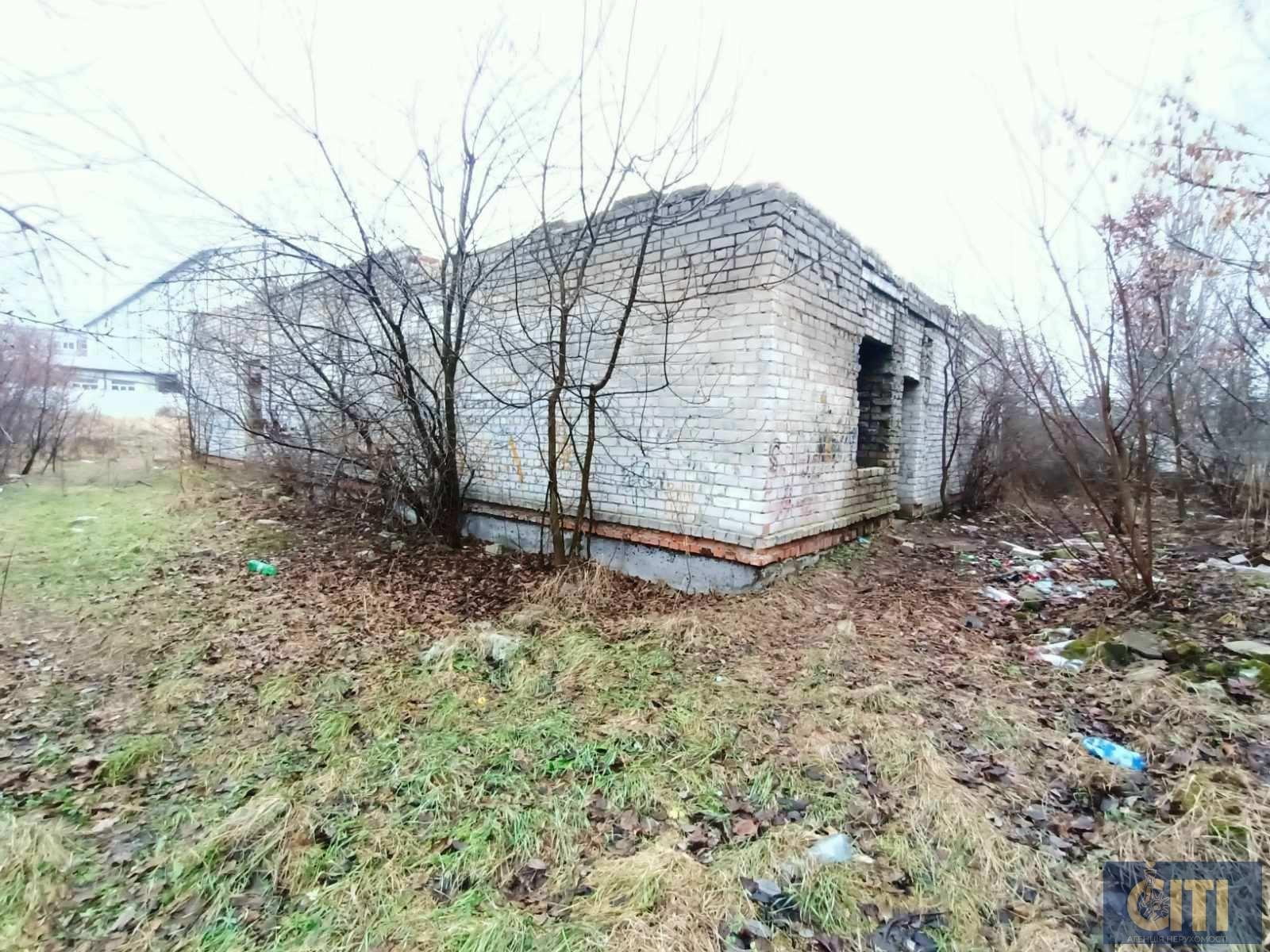 Административное здание с незавершенным строительством на участке 29 сот. Адміністративна будівля з незавершеним будівництвом на ділянці 29 сот.