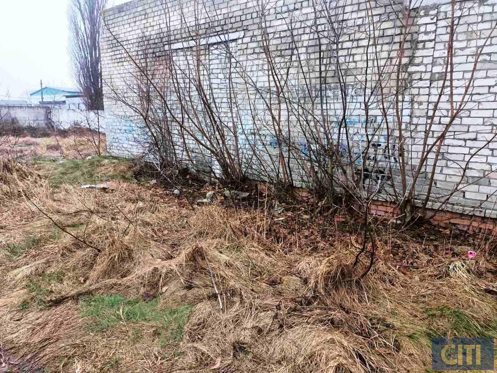 Административное здание с незавершенным строительством на участке 29 сот. Адміністративна будівля з незавершеним будівництвом на ділянці 29 сот.