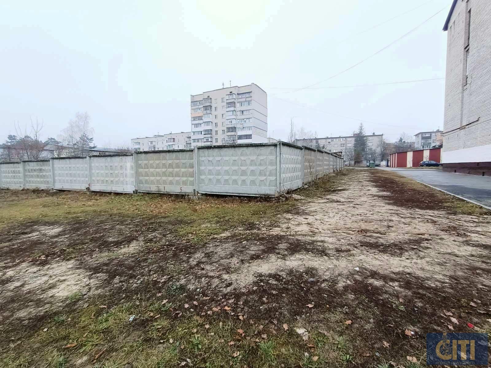 Административное здание с незавершенным строительством на участке 29 сот. Адміністративна будівля з незавершеним будівництвом на ділянці 29 сот.