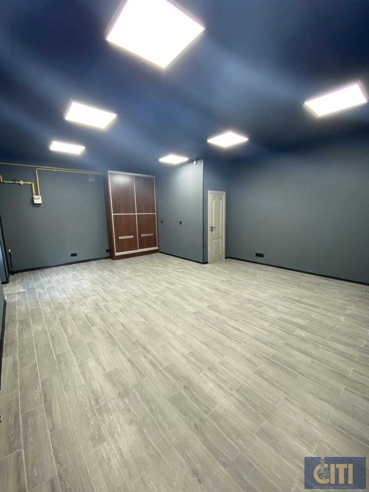 Сдается фасадное помещение в аренду по ул. Театральная, 36 м². Здається фасадне приміщення в оренду по вул. Театральна, 36 м².