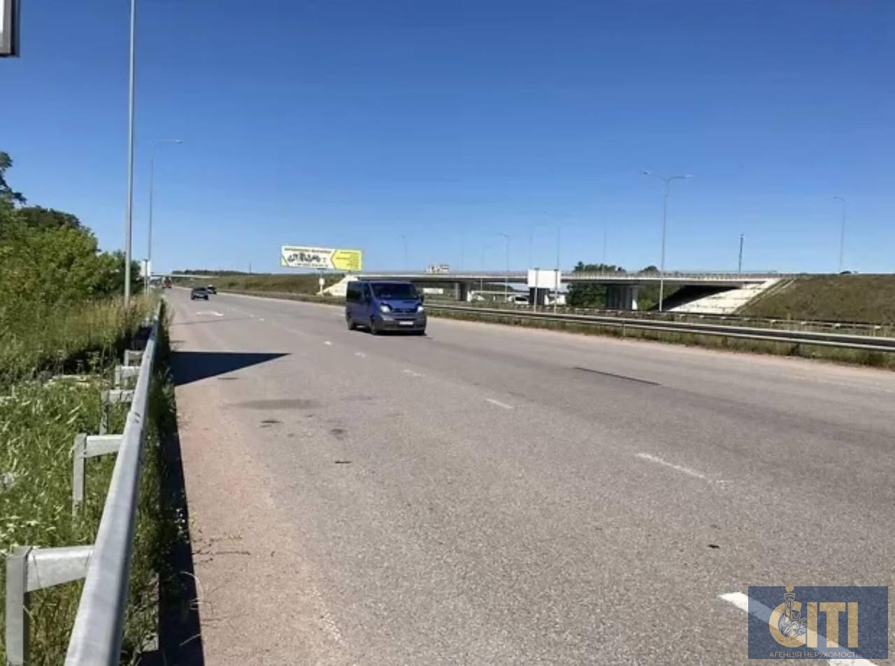 Продається земельна ділянка комерційного призначення площею 30 соток по Київському шосе, в районі с. Глибочиця. Продається земельна ділянка комерційного призначення площею 30 соток по Київському шосе, в районі с. Глибочиця.