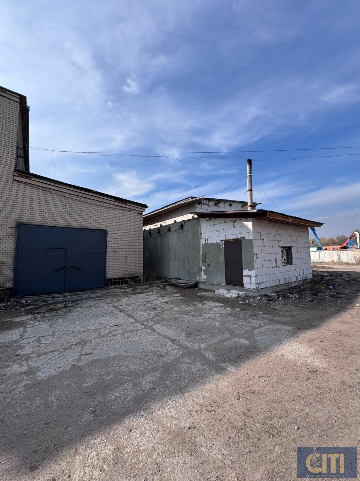 Продажа производственных помещений в г. Коростень общей площадью 600 кв.м. Продаж виробничих приміщень у м. Коростень загальною площею 600 кв.м.