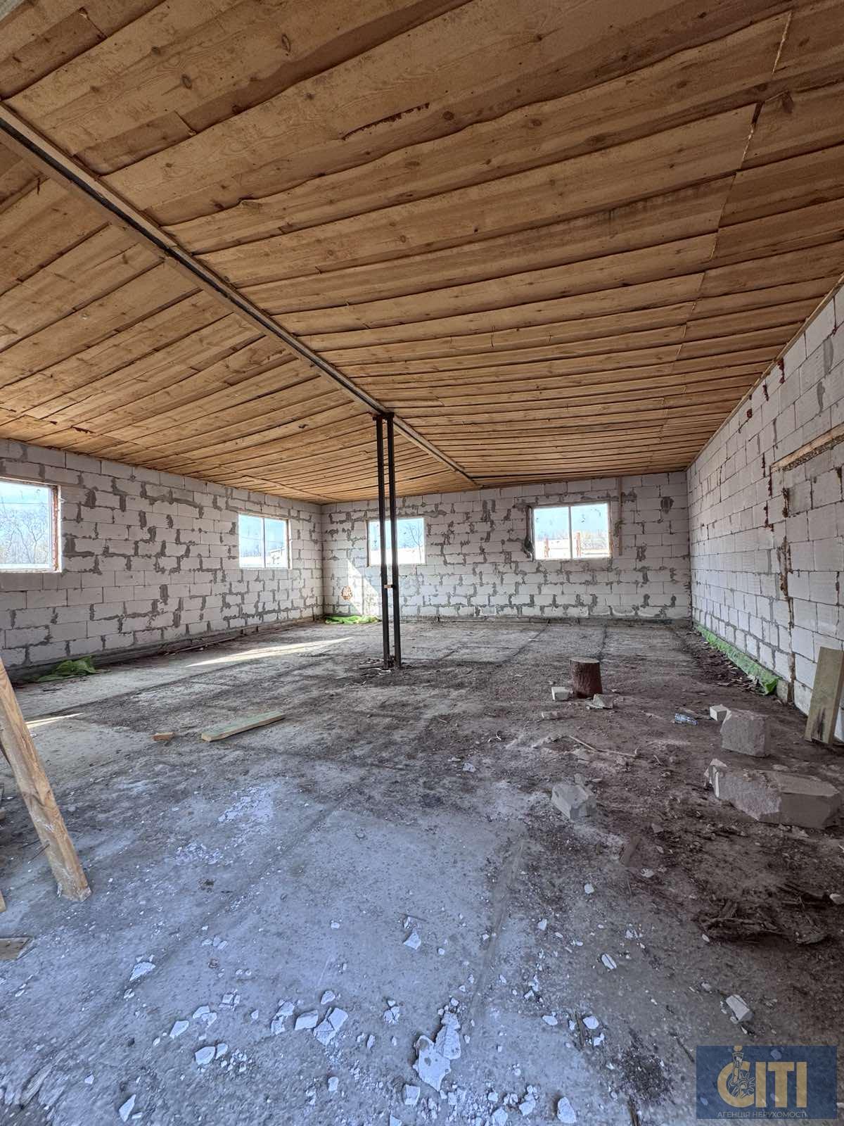 Продажа производственных помещений в г. Коростень общей площадью 600 кв.м. Продаж виробничих приміщень у м. Коростень загальною площею 600 кв.м.