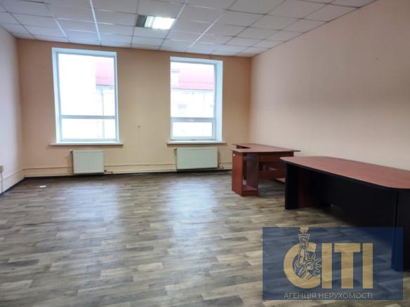 Здаються в оренду два кабінети в районі Майдану Перемоги