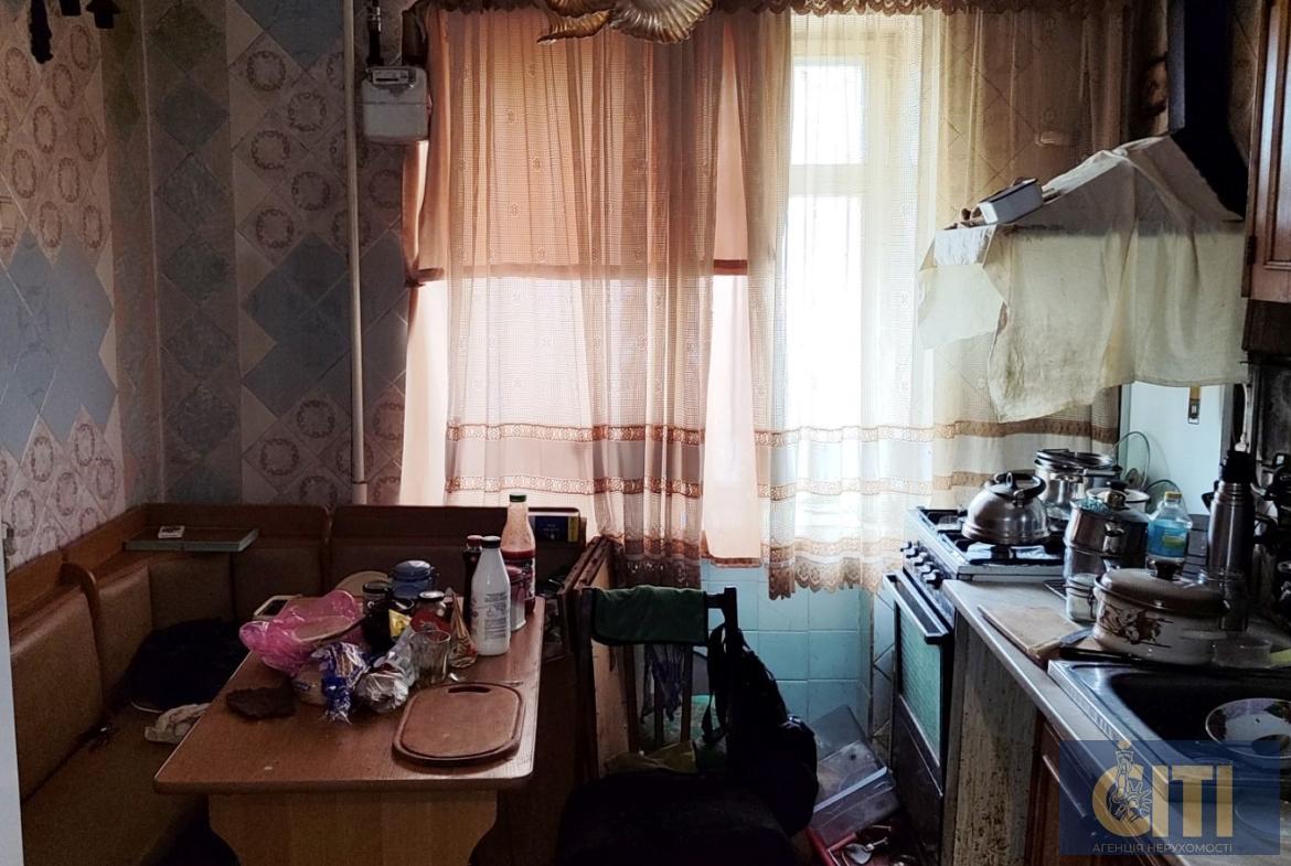 3-кімнатна квартира на першому поверсі по проспекту Миру під бізнес, 63 м²