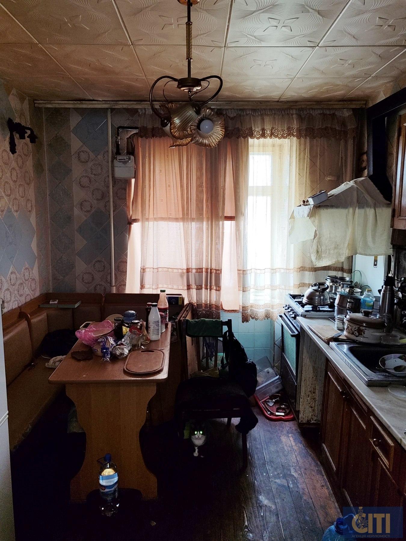 3-кімнатна квартира на першому поверсі по проспекту Миру під бізнес, 63 м²