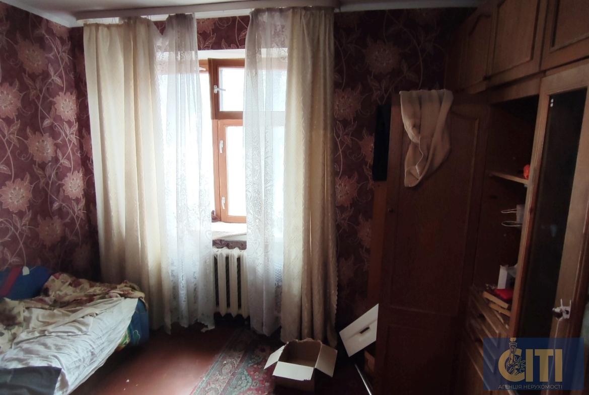 3-кімнатна квартира на першому поверсі по проспекту Миру під бізнес, 63 м²