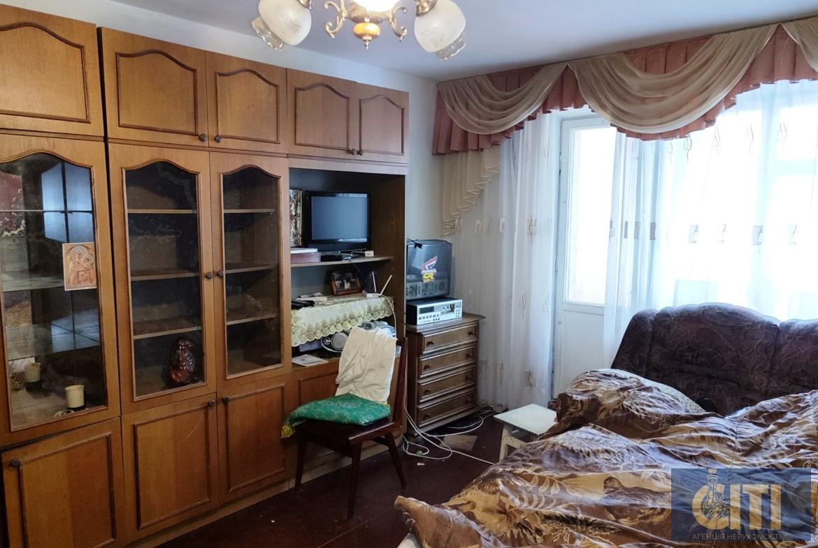 3-кімнатна квартира на першому поверсі по проспекту Миру під бізнес, 63 м²
