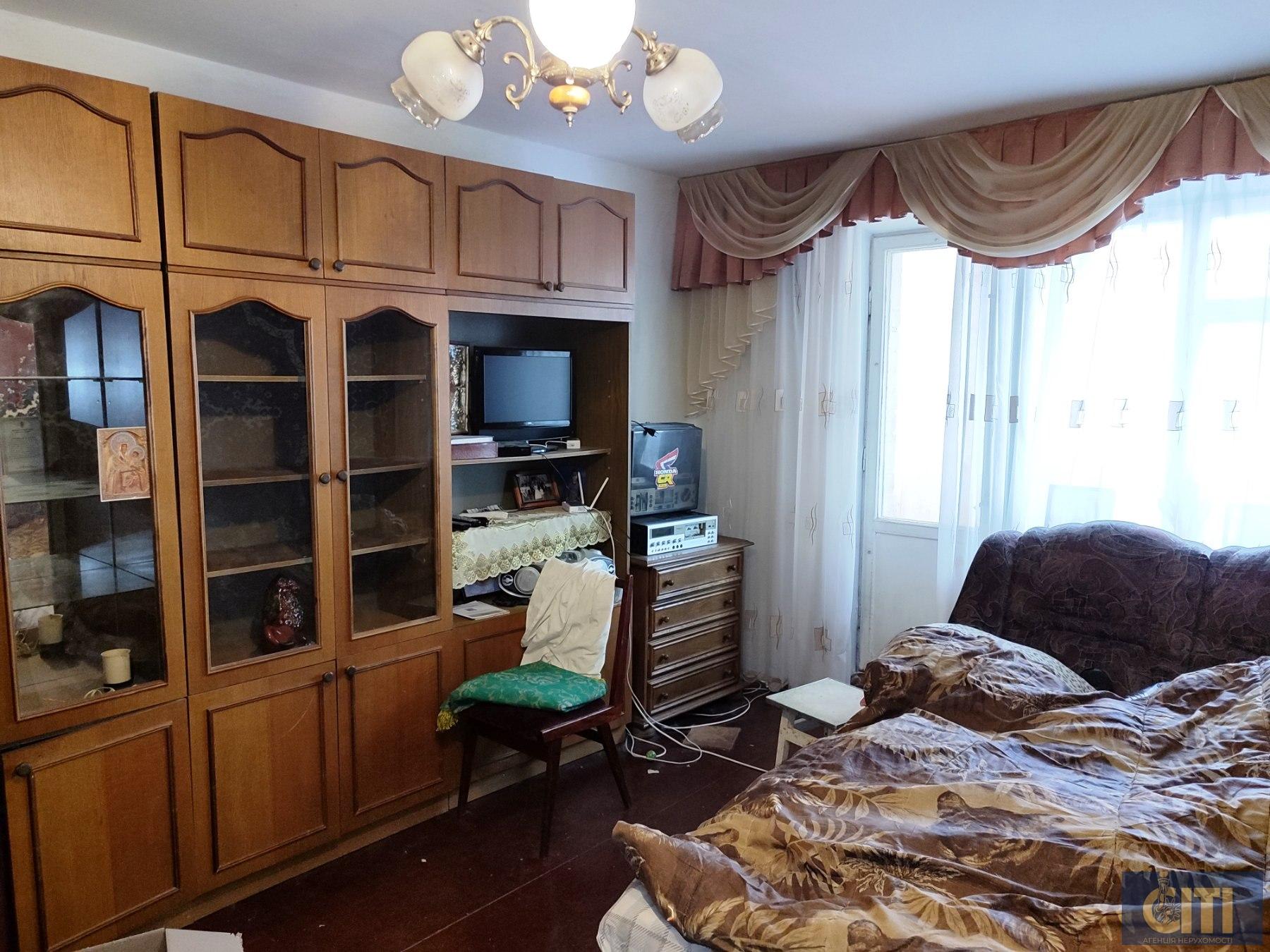 3-кімнатна квартира на першому поверсі по проспекту Миру під бізнес, 63 м²