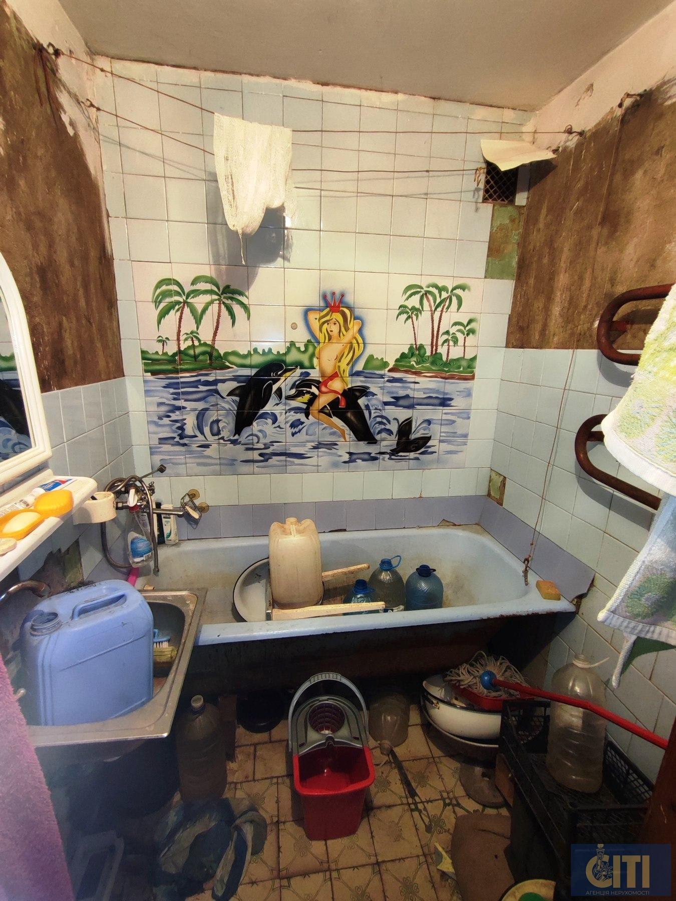 3-комнатная квартира на первом этаже по проспекту Мира под бизнес, 63 м² 3-кімнатна квартира на першому поверсі по проспекту Миру під бізнес, 63 м²