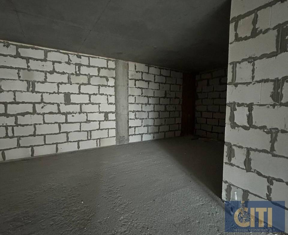 Комерційне приміщення в сучасному бізнес-центрі по вул. Київська, 107 м², на 2-му поверсі