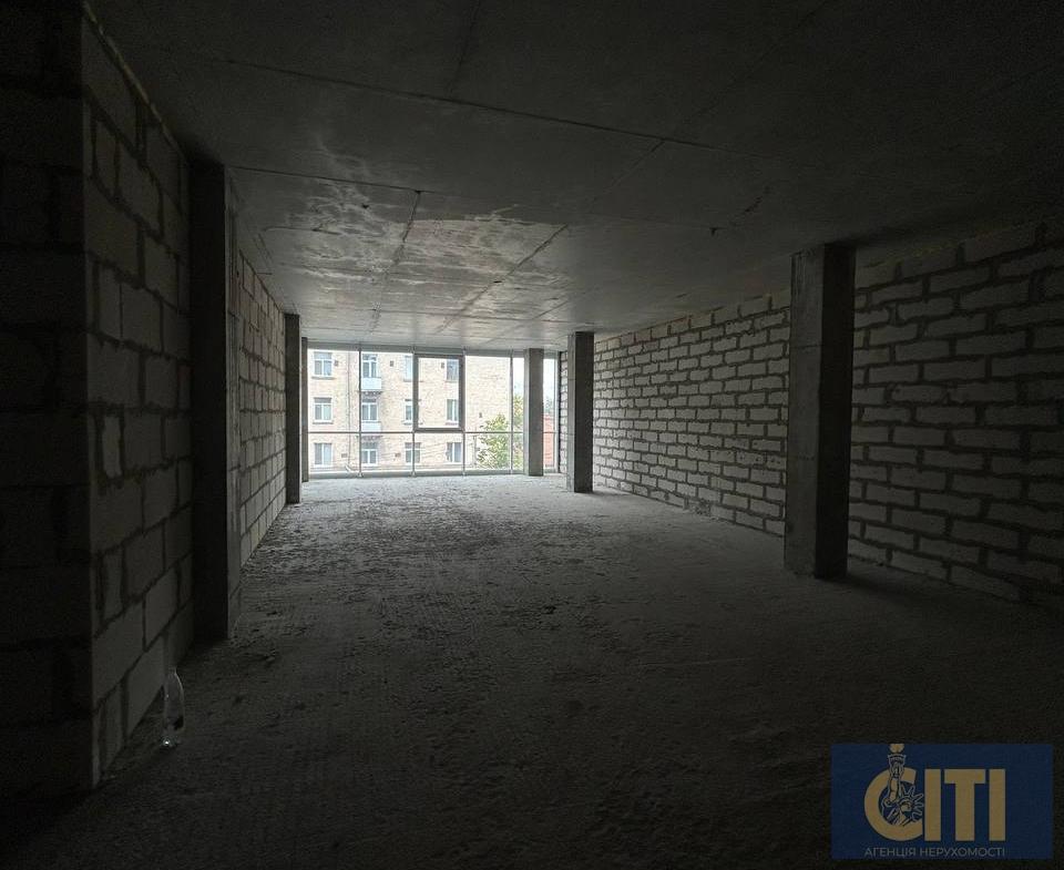 Комерційне приміщення в сучасному бізнес-центрі по вул. Київська, 107 м², на 2-му поверсі