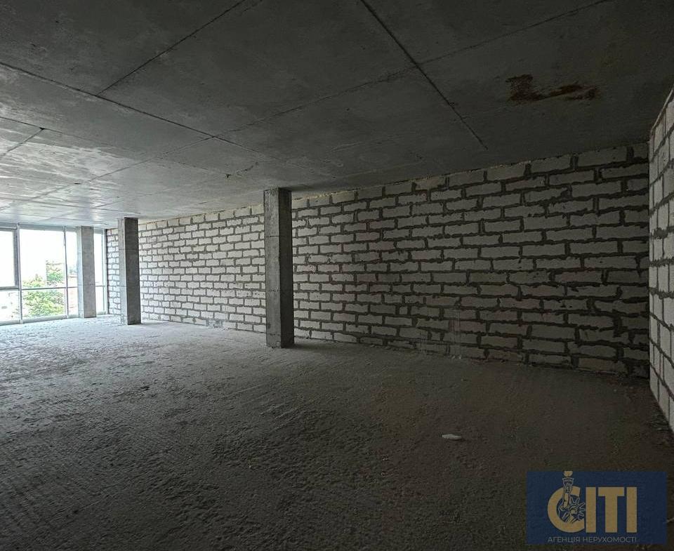 Комерційне приміщення в сучасному бізнес-центрі по вул. Київська, 107 м², на 2-му поверсі