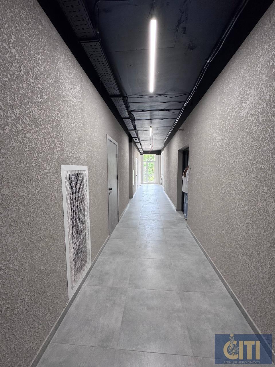 Комерційне приміщення в сучасному бізнес-центрі по вул. Київська, 107 м², на 2-му поверсі Комерційне приміщення в сучасному бізнес-центрі по вул. Київська, 107 м², на 2-му поверсі