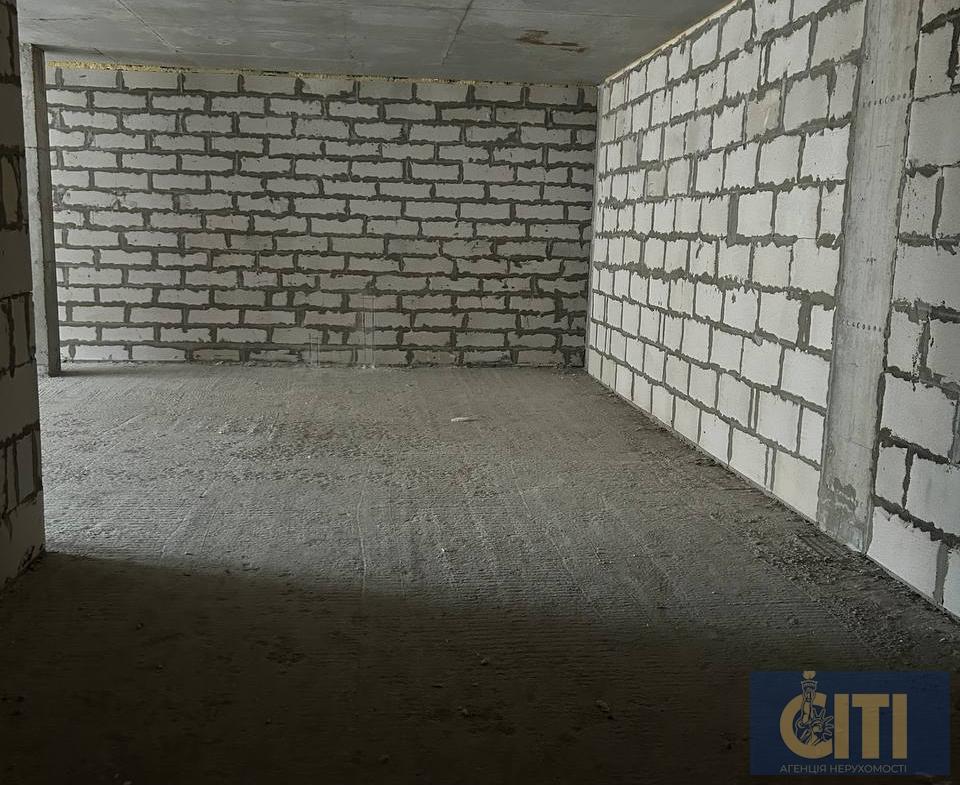 Комерційне приміщення в сучасному бізнес-центрі по вул. Київська, 107 м², на 2-му поверсі