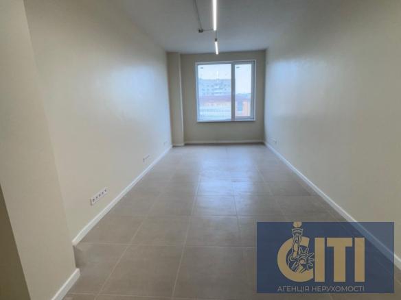Commercial premises in modern business center on ul. Kiivska, 62 m², on the 5th floor.