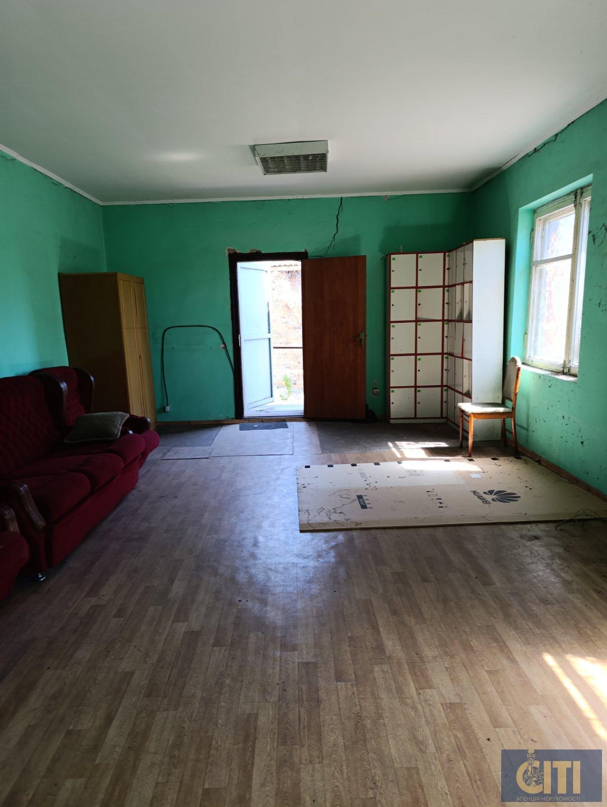 Офисное помещение 50 м², на улице Ивана Гонты Офісне приміщення 50 м², на вулиці Івана Гонти