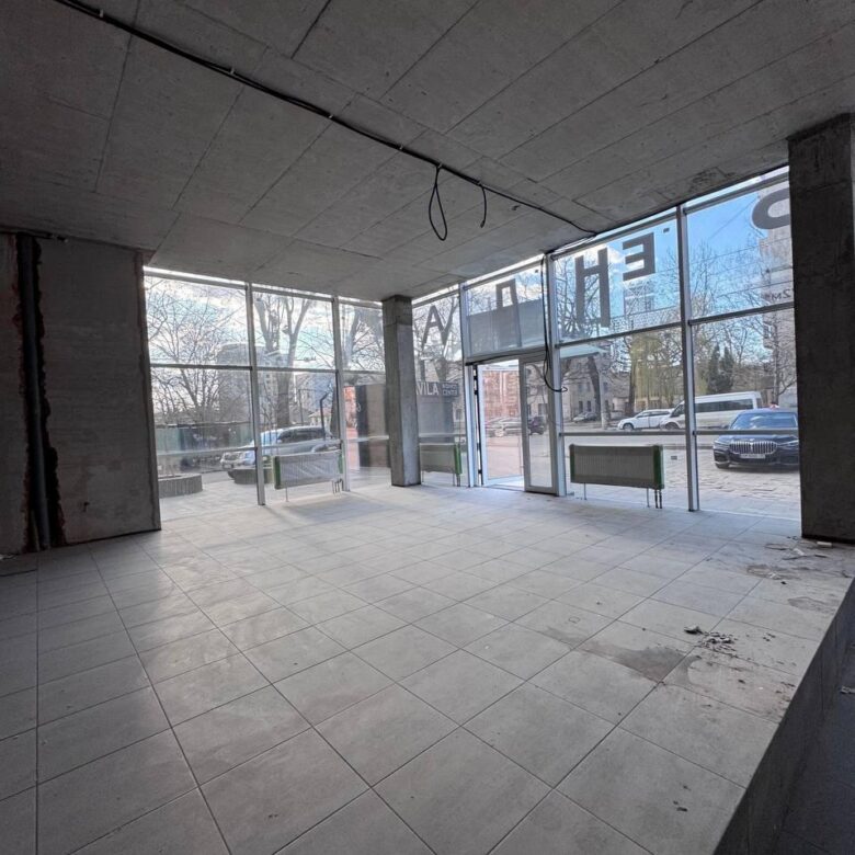 Оренда фасадного приміщення комерційного призначення, вул.Грушевського, 72 м2.