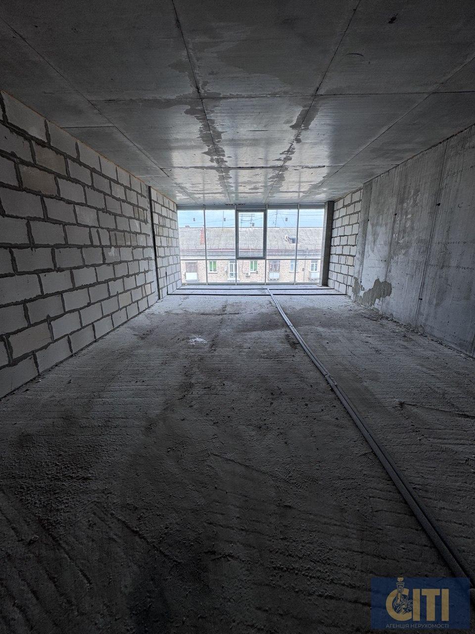 Панорамне приміщення в сучасному бізнес-центрі по вул. Київська, 62 м², на 5-му поверсі Панорамне приміщення в сучасному бізнес-центрі по вул. Київська, 62 м², на 5-му поверсі