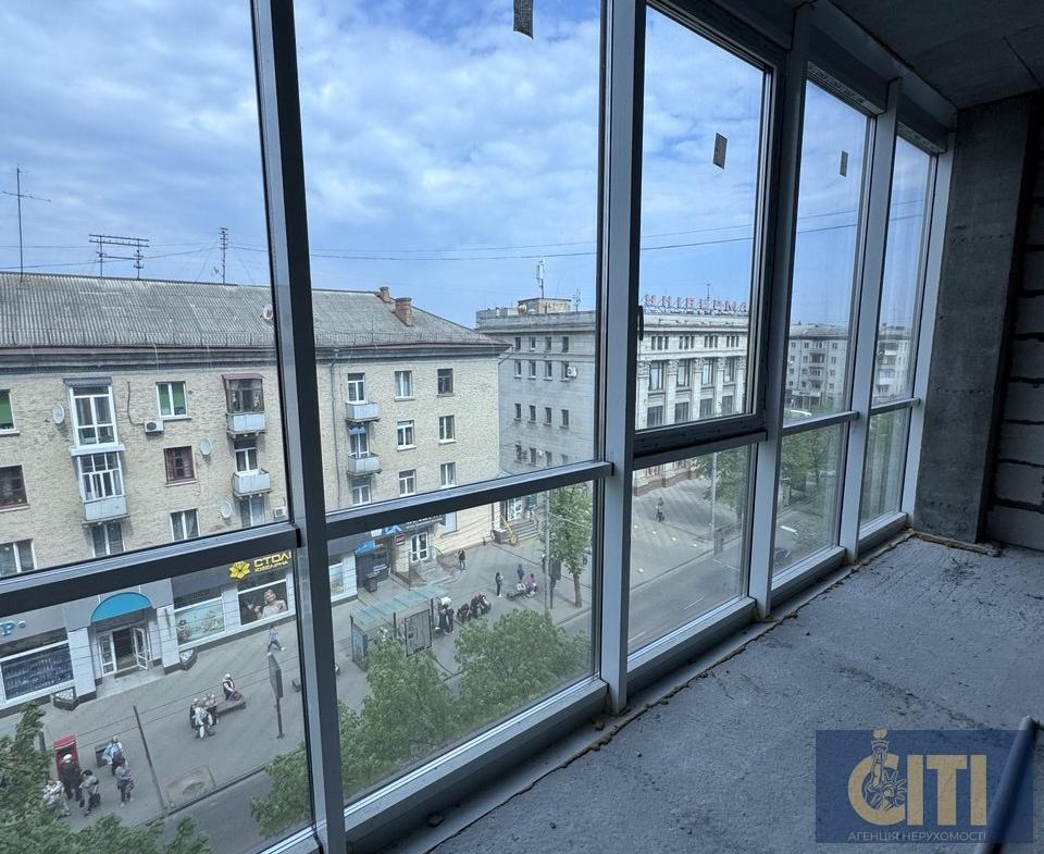 Панорамне приміщення в сучасному бізнес-центрі по вул. Київська. Київська, 62 м², на 5-му поверсі