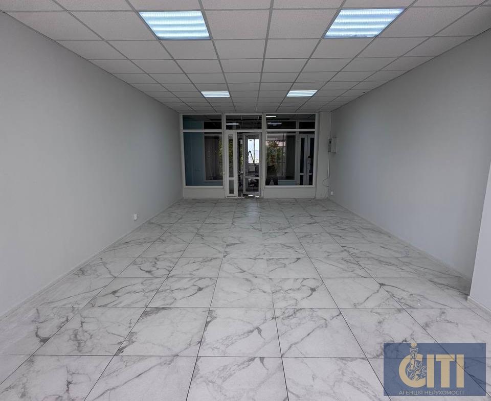 Приміщення в бізнес-центрі по вул. Перемоги, 43 м², на 2-му поверсі. Перемоги, 43 м², на 2-му поверсі.