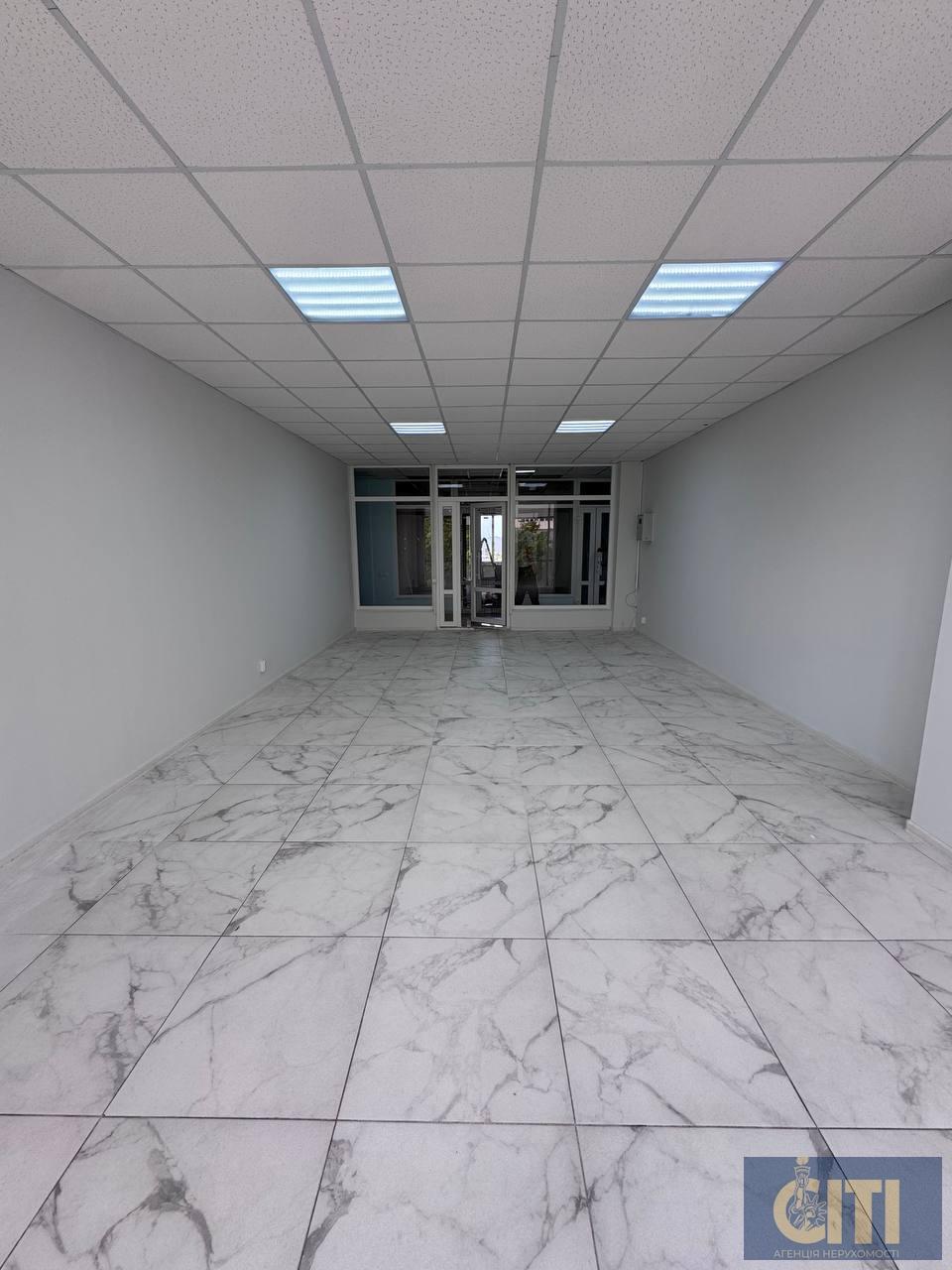 Приміщення в бізнес-центрі по вул. Перемоги, 43 м², на 2-му поверсі. Перемоги, 43 м², на 2-му поверсі.