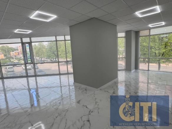 Space in the business center on ul. Peremogi, 52 m², open space on the 2nd floor.