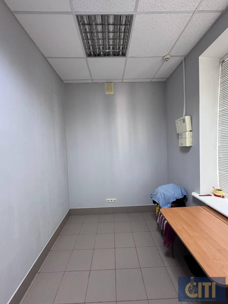 Приміщення у самому центрі міста — Небесної Сотні/Лятошинського, 57 м². Приміщення у самому центрі міста — Небесної Сотні/Лятошинського, 57 м².