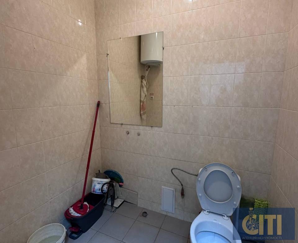 Приміщення у самому центрі міста — Небесної Сотні/Лятошинського, 57 м².