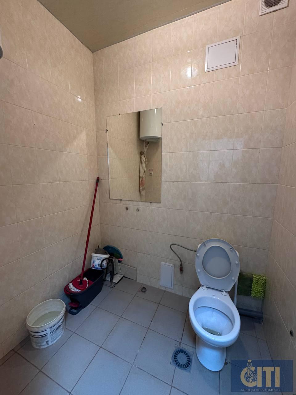 Приміщення у самому центрі міста — Небесної Сотні/Лятошинського, 57 м². Приміщення у самому центрі міста — Небесної Сотні/Лятошинського, 57 м².