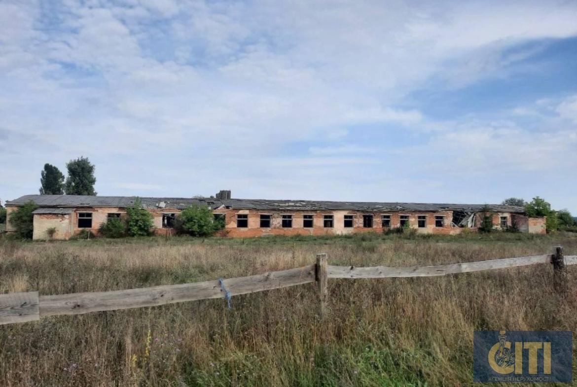 Продається промислове приміщення біля Житомира, 1700 м²