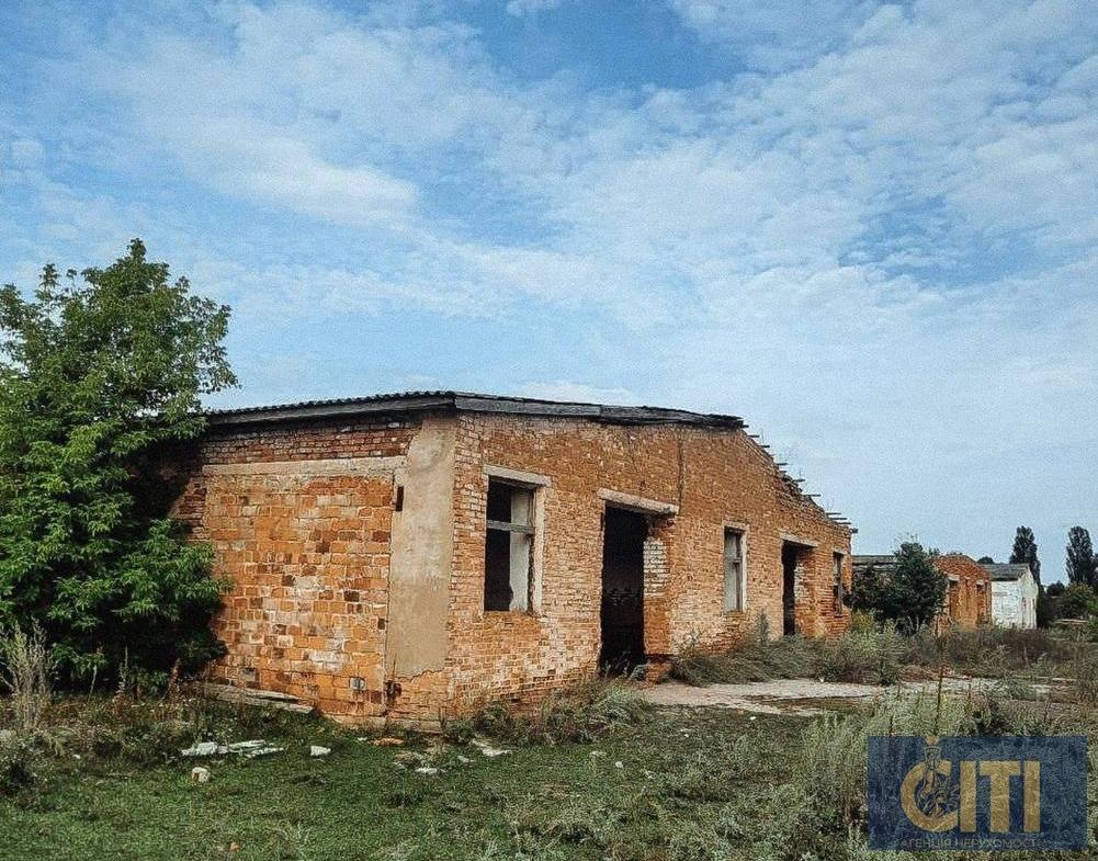 Продається промислове приміщення біля Житомира, 1700 м²