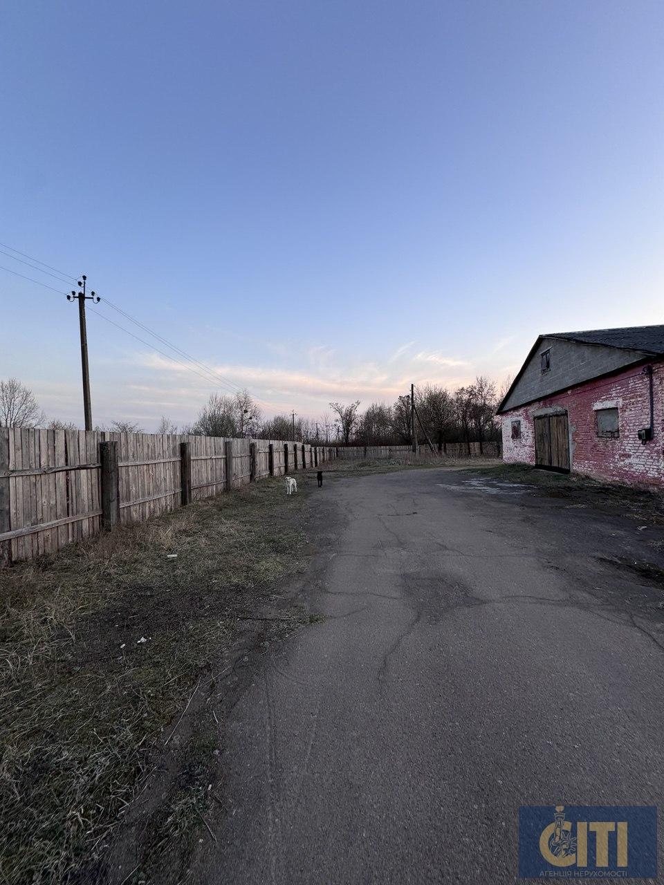 Продаж нежитлової будівлі у м.Коростень загальною площею 511 м²