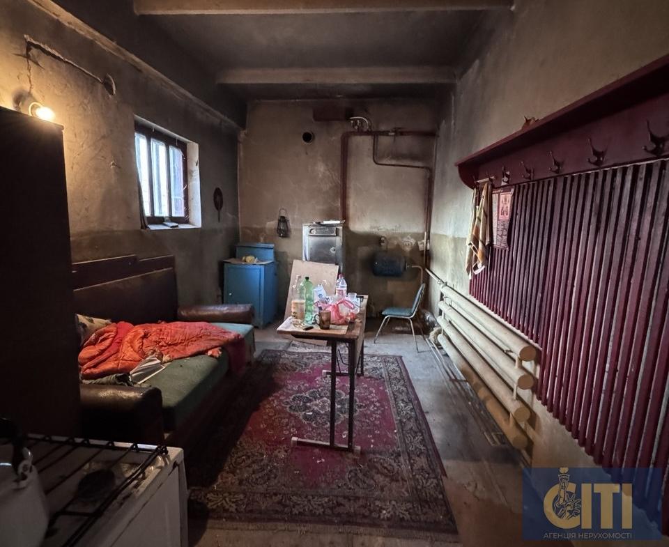 Продаж нежитлової будівлі у м.Коростень загальною площею 511 м²