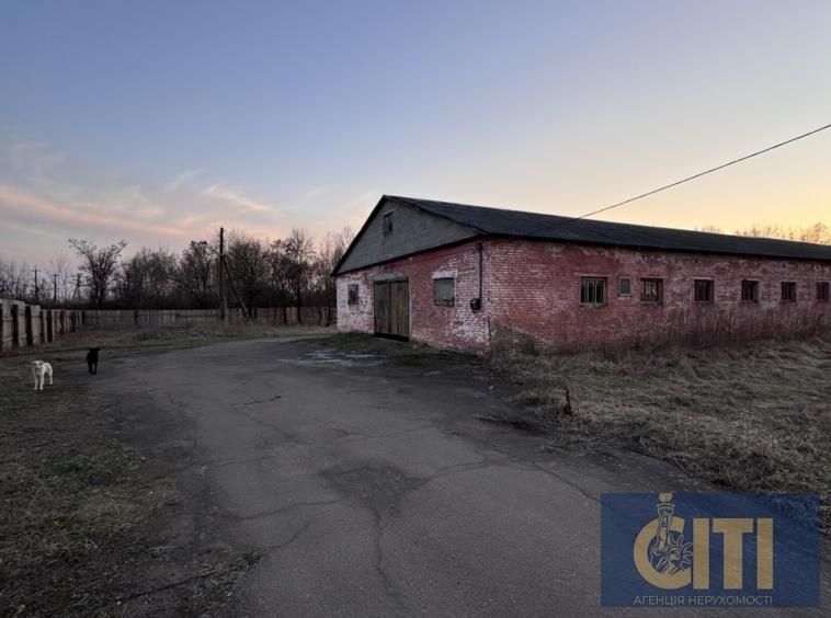 Sale of non-residential building in Korosten with total area of 511 m²