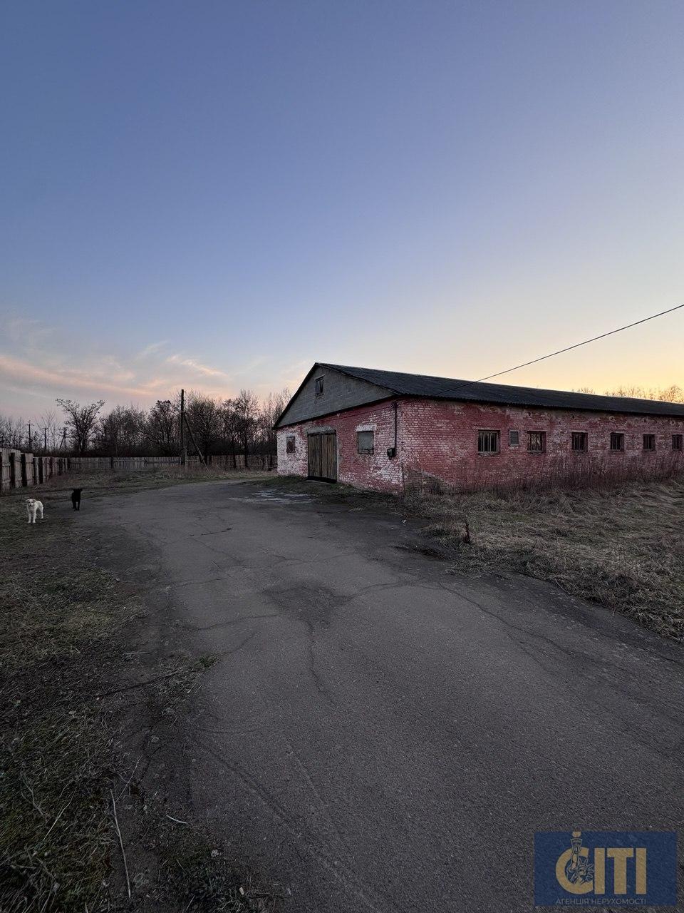 Продаж нежитлової будівлі у м.Коростень загальною площею 511 м²