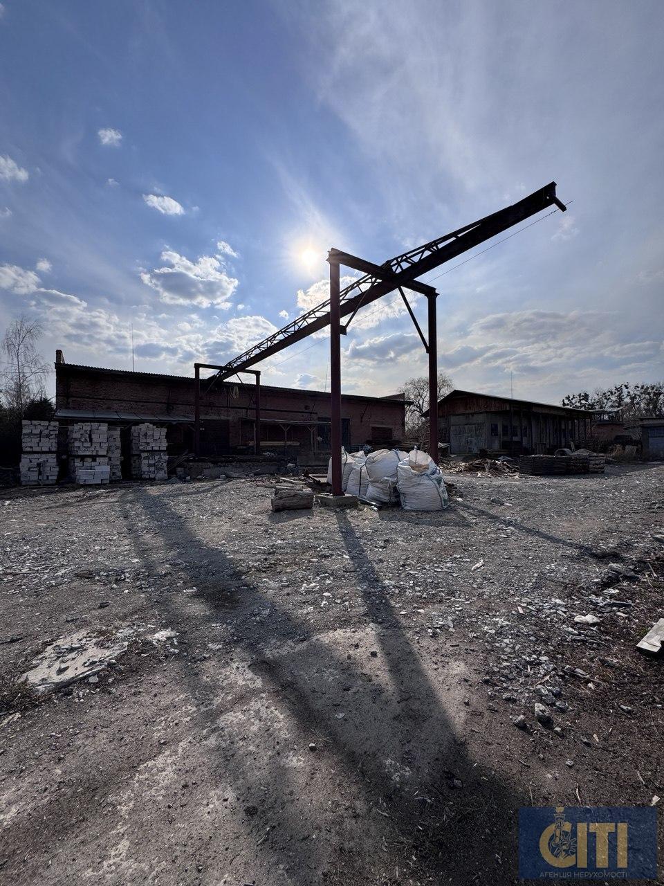 Продаж нежитлової частини будівлі у м.Коростень загальною площею 346 м² Продаж нежитлової частини будівлі у м.Коростень загальною площею 346 м²