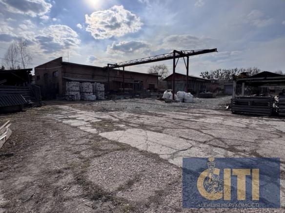 Продаж нежитлової частини будівлі у м.Коростень загальною площею 346 м²