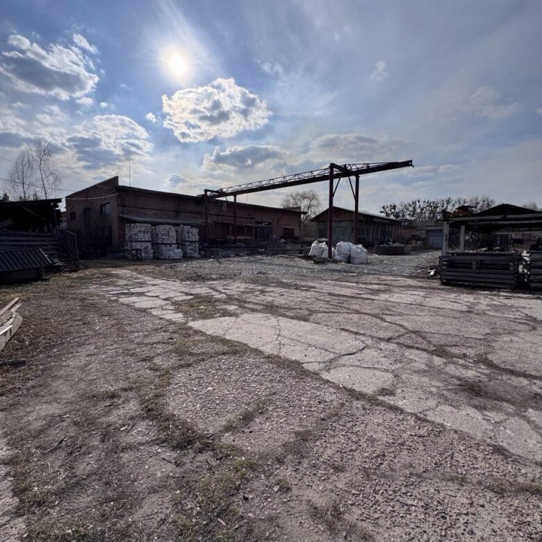 Продаж нежитлової частини будівлі у м.Коростень загальною площею 346 м²