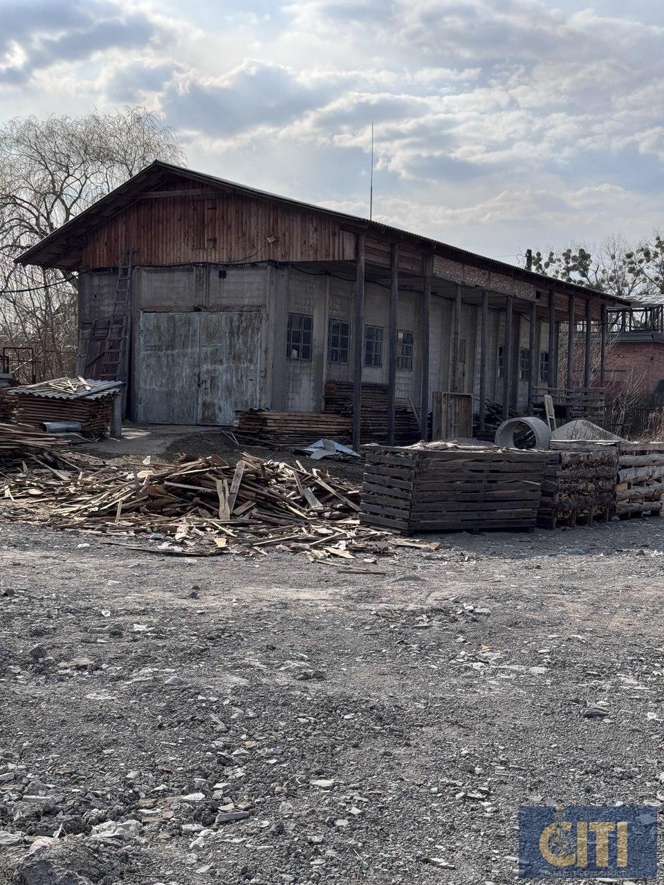 Продаж нежитлової частини будівлі у м.Коростень загальною площею 346 м² Продаж нежитлової частини будівлі у м.Коростень загальною площею 346 м²