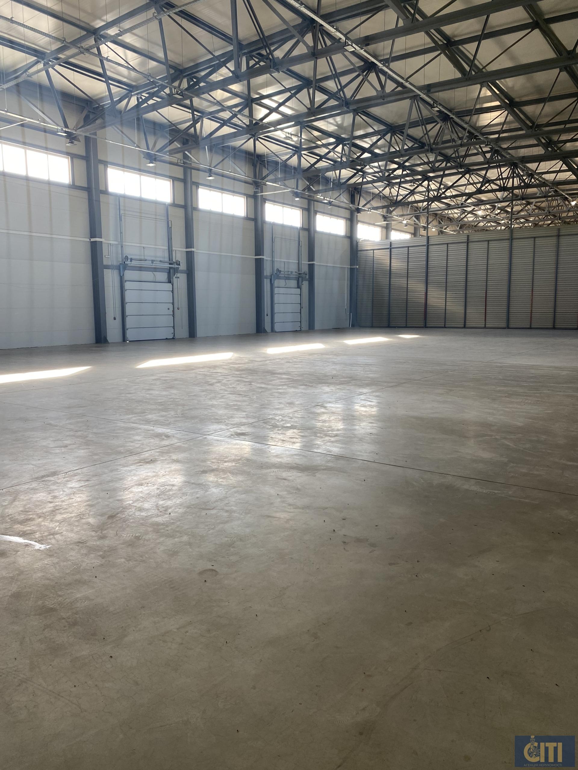 New modern warehouse premises with total area of 3827 sq.m. are available for rent