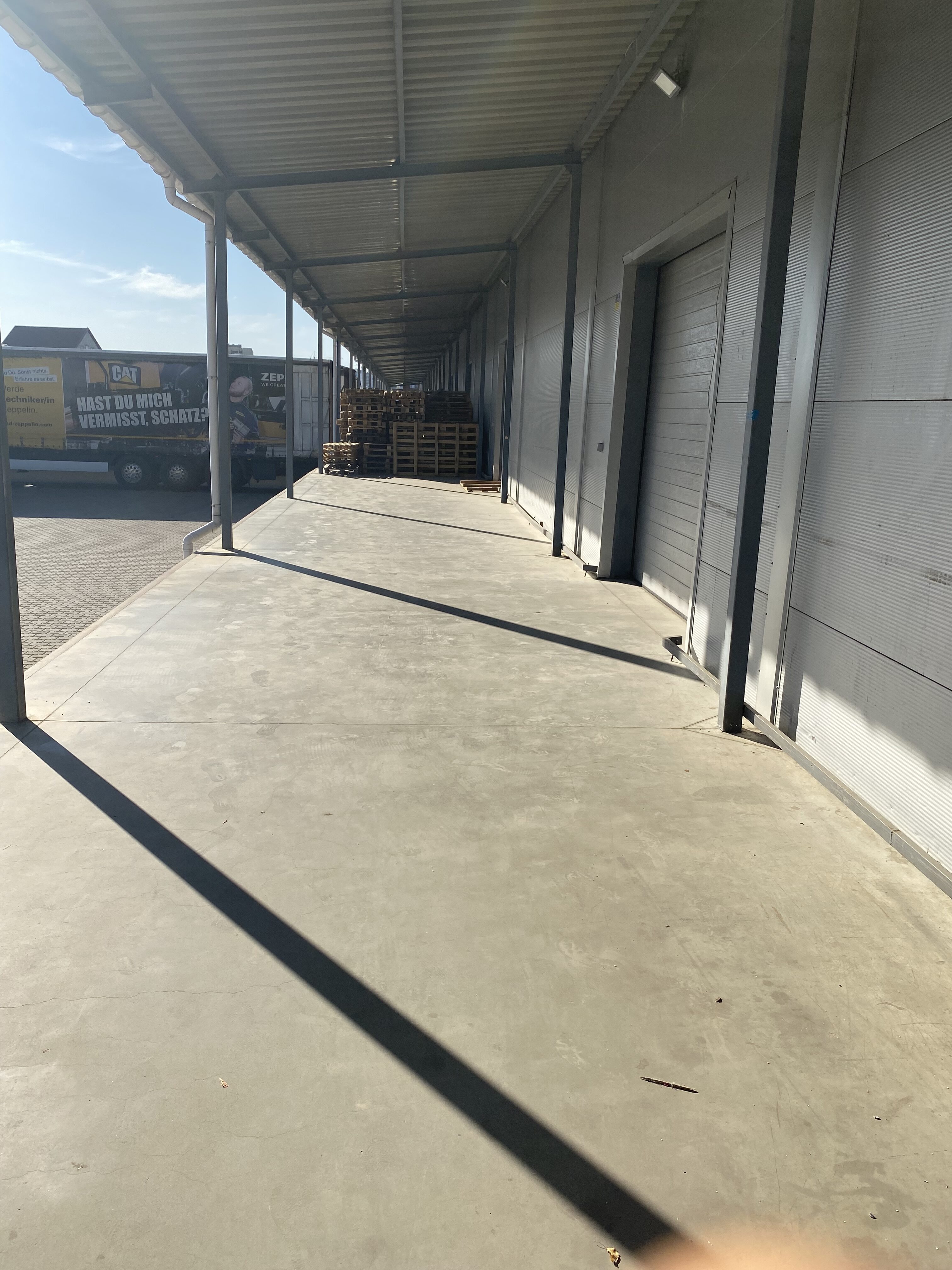 Сдаются в аренду новые современные складские помещения общей площадью 3827 кв.м Здаються в оренду нові сучасні складські приміщення загальною площею 3827 кв.м.