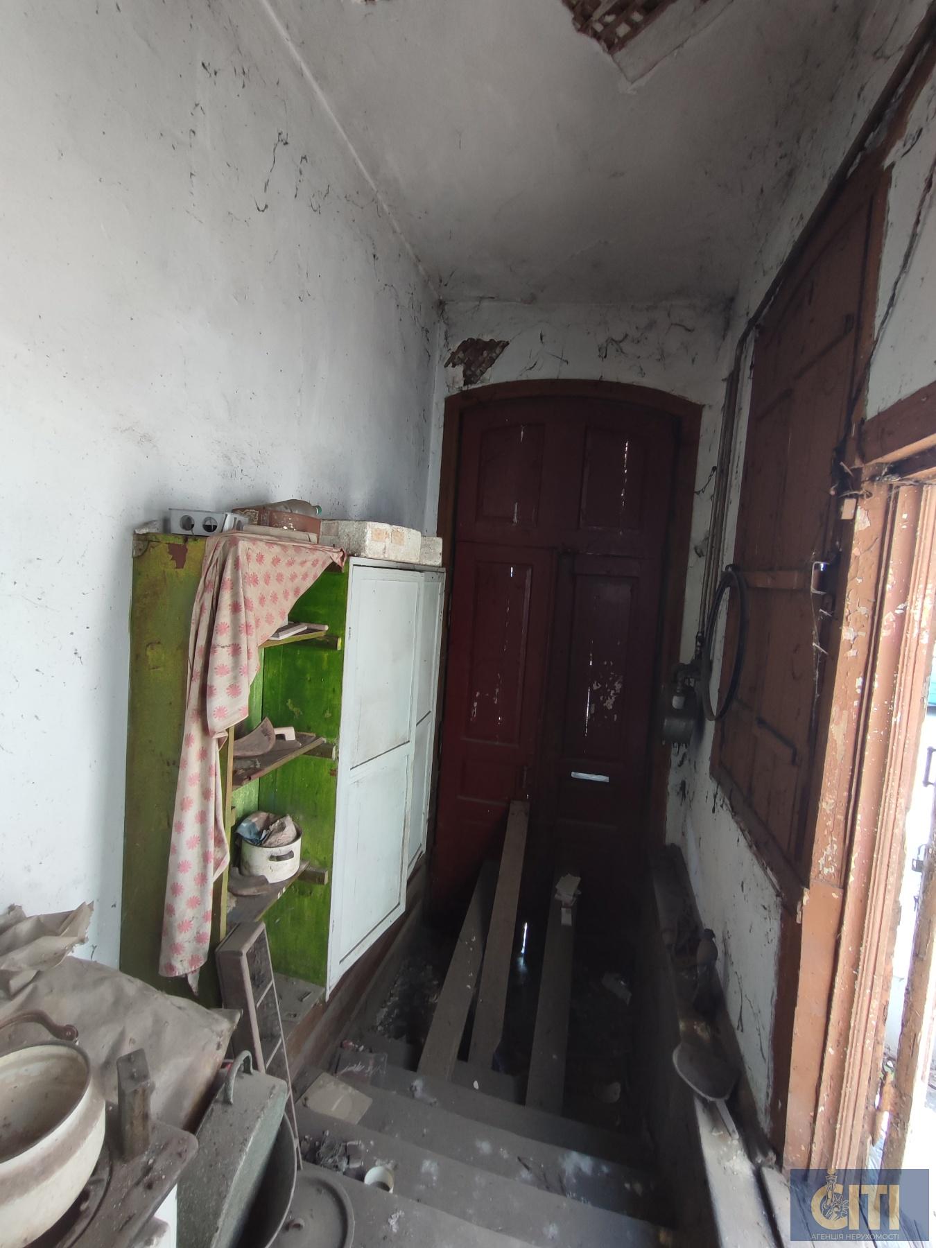 Продаж частини будинку з окремим входом, фасад, 5 вікон на вулицю, 92.7 кв.м. Продаж частини будинку з окремим входом, фасад, 5 вікон на вулицю, 92.7 кв.м.