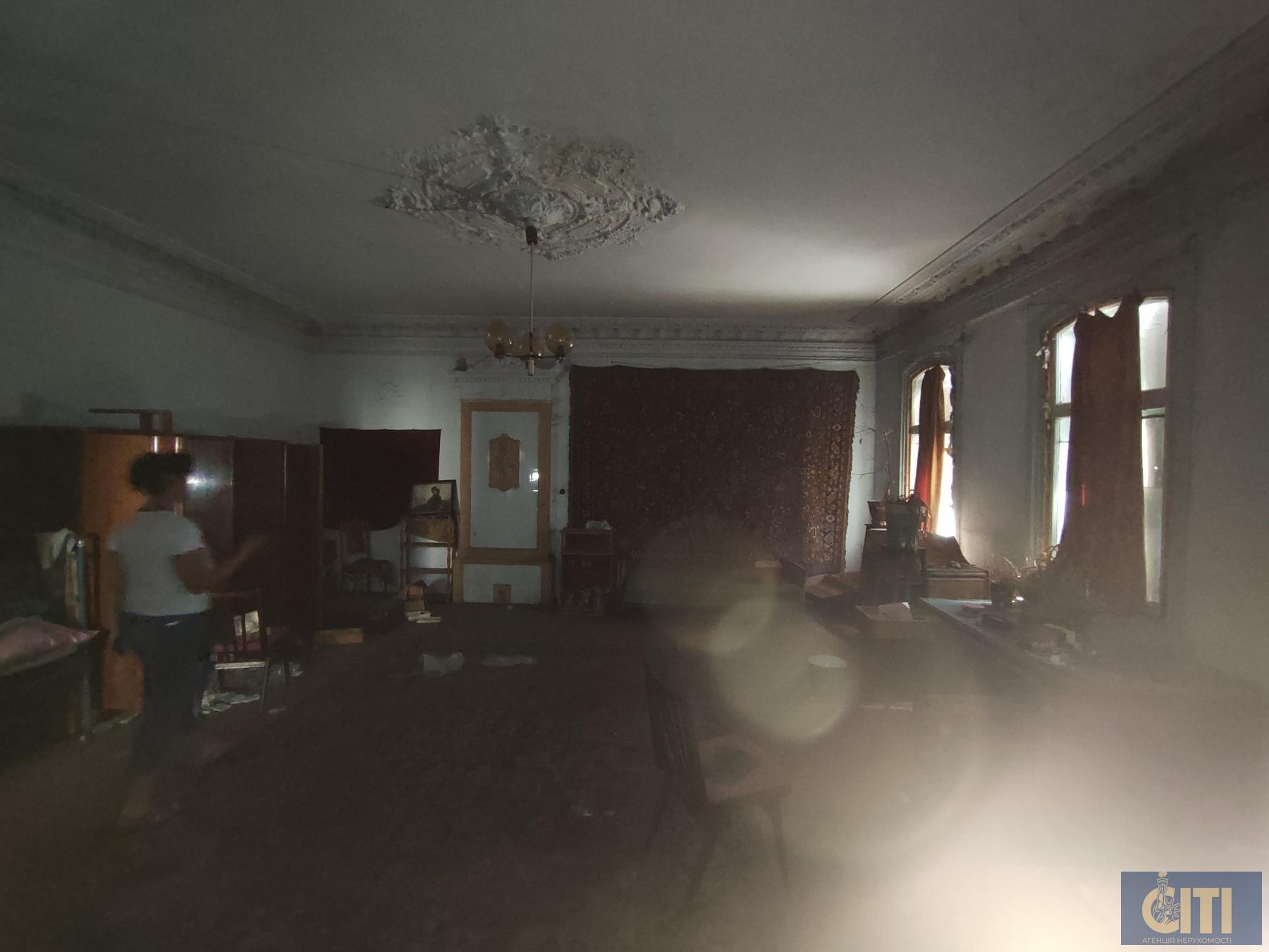 Продаж частини будинку з окремим входом, фасад, 5 вікон на вулицю, 92.7 кв.м. Продаж частини будинку з окремим входом, фасад, 5 вікон на вулицю, 92.7 кв.м.