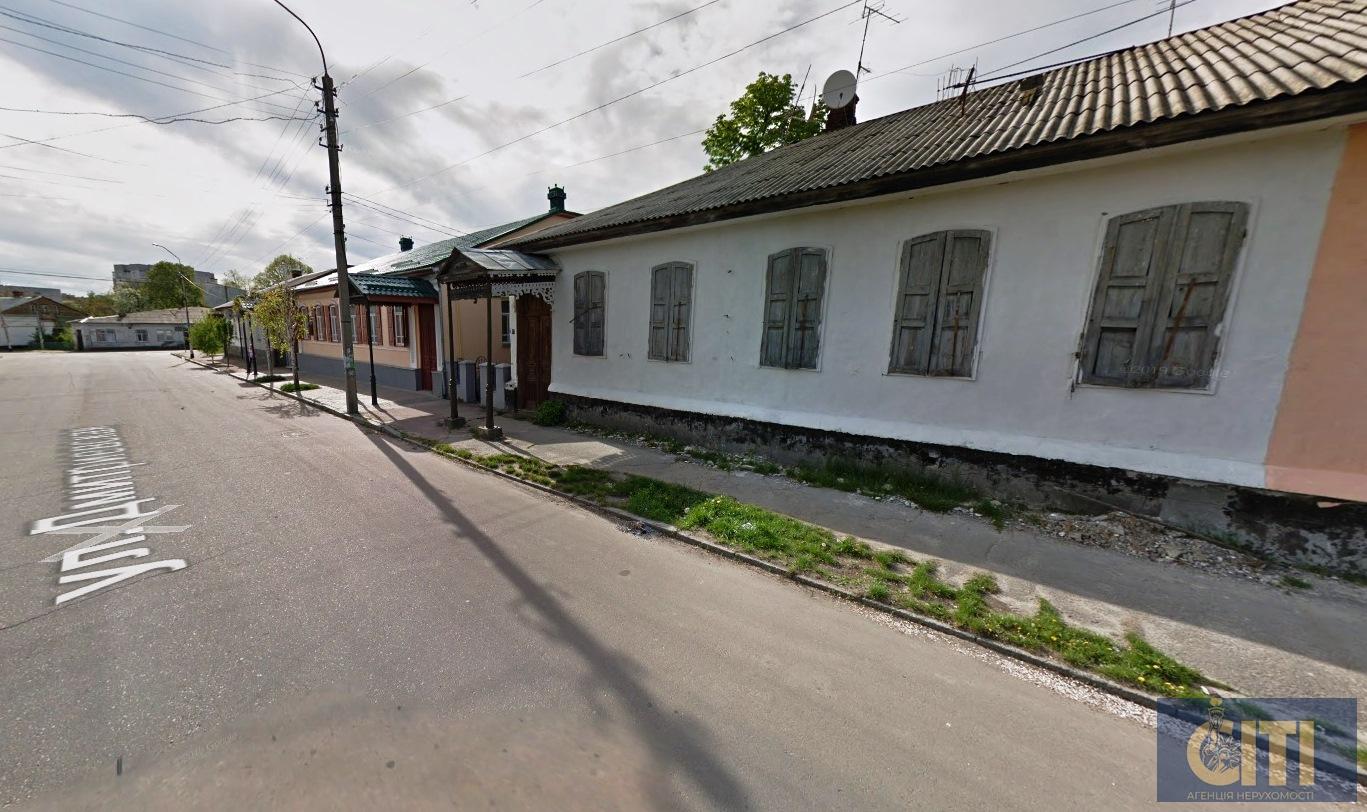 Продаж частини будинку з окремим входом, фасад, 5 вікон на вулицю, 92.7 кв.м.